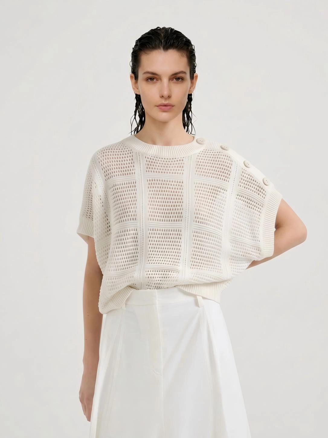 round-neck sleeveless knitted top main image