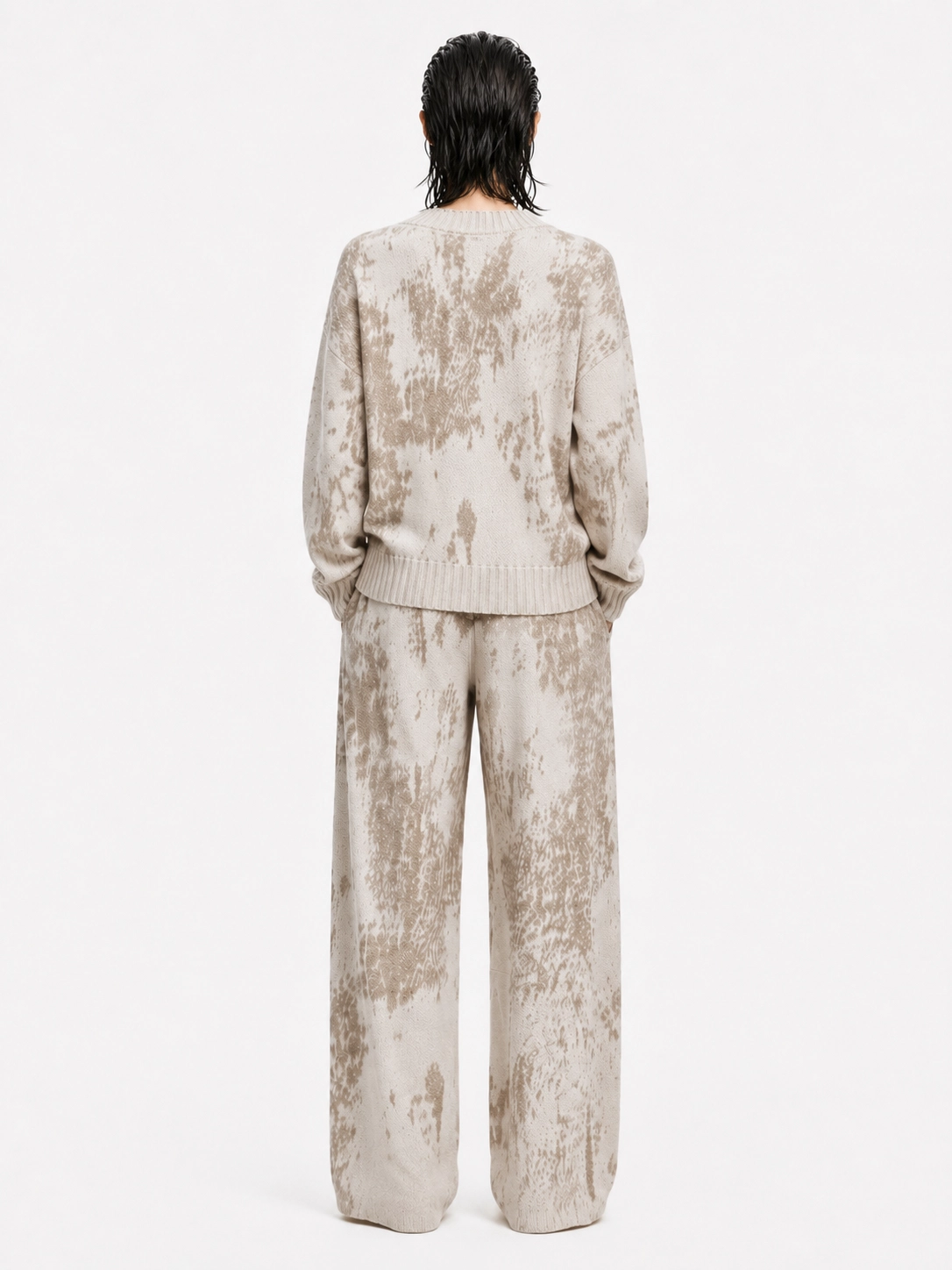 women's abstract jacquard set back display